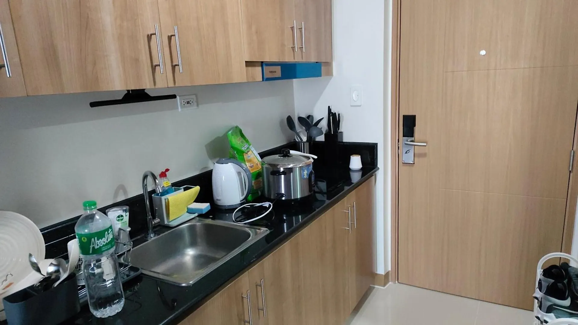 Staycation At Red Residence Manila 0*,  Filippine